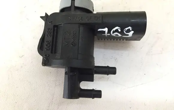 Volkswagen Tiguan Turbo solenoid valve 1K0906283A