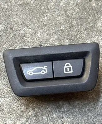 BMW 5 F10 F11 Tailgate/boot open switch button 9275121