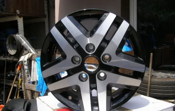R16 alloy rim