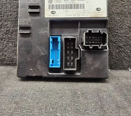 Audi A8 S8 D3 4E Comfort/convenience module 4E0907289E 4E0910289E