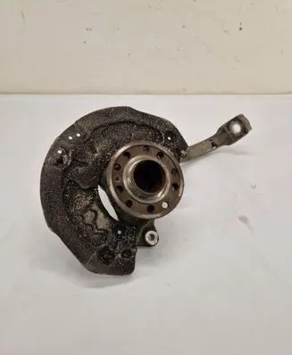 Mercedes-Benz C W205 Front wheel hub