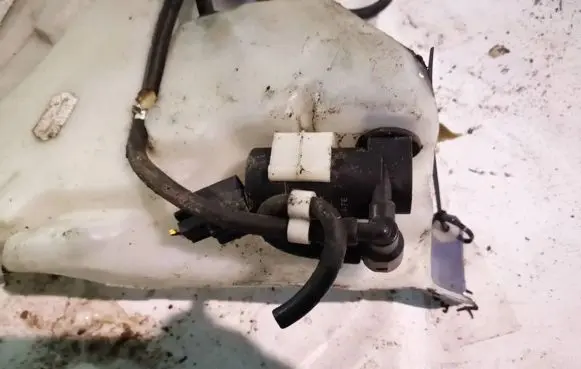 Volvo V50 Windscreen/windshield washer pump 1s7117k624fe 1s71-17k624-fe