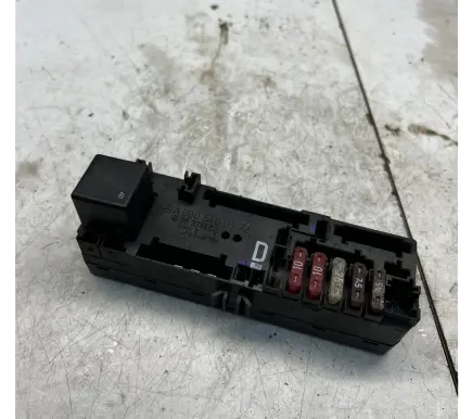 Mercedes-Benz E W211 Fuse box set A0005400372 05376120