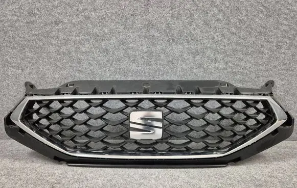 Seat Leon IV Front bumper upper radiator grill 5FA853651A 5FA853651