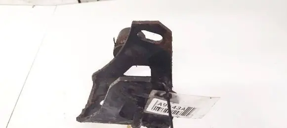 Engine mount bracket