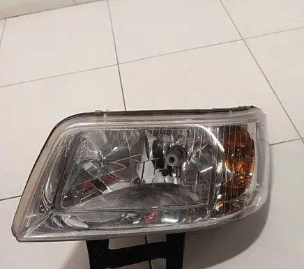 Volkswagen Transporter - Caravelle T5 Headlight/headlamp 1012231C
