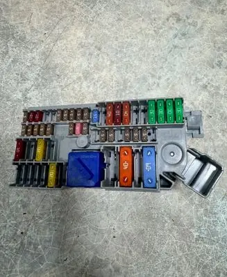 BMW iX3 Fuse module 6807487
