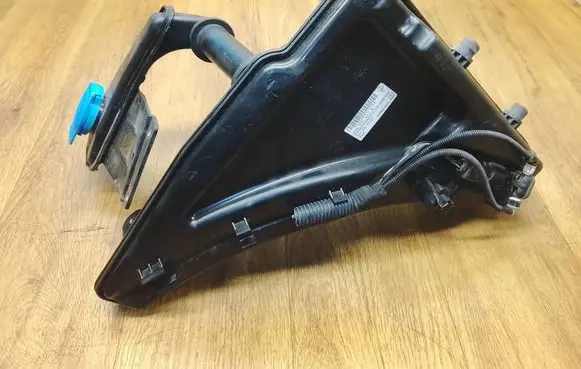 Porsche Macan (95B) Windshield washer fluid reservoir/tank 95B955451B