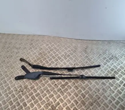 Mercedes-Benz C W204 Front wiper blade arm A2048200344