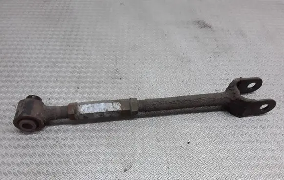 Rear control arm