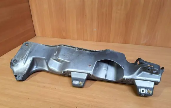 Fender mounting bracket