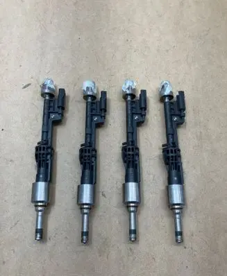 BMW 4 F32 F33 Fuel injector 7597870 10213541