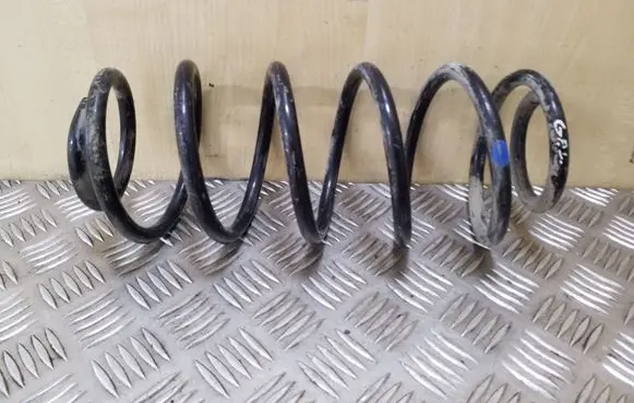 Toyota Yaris Rear coil spring