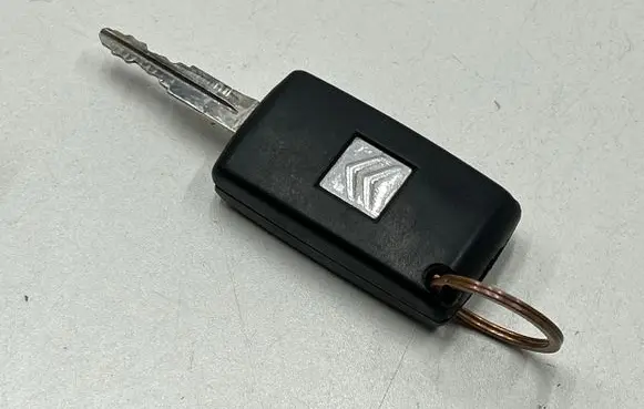 Citroen C-Crosser Ignition key/card 