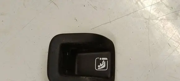 Audi Q8 ISOFIX cover 4M8887233A