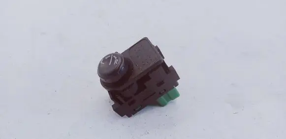 Nissan Qashqai+2 Wing mirror switch