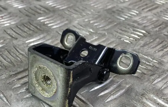 Jeep Compass Tailgate/trunk/boot hinge