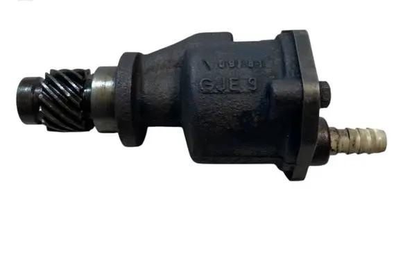 Volkswagen Golf III Vacuum pump 068145207