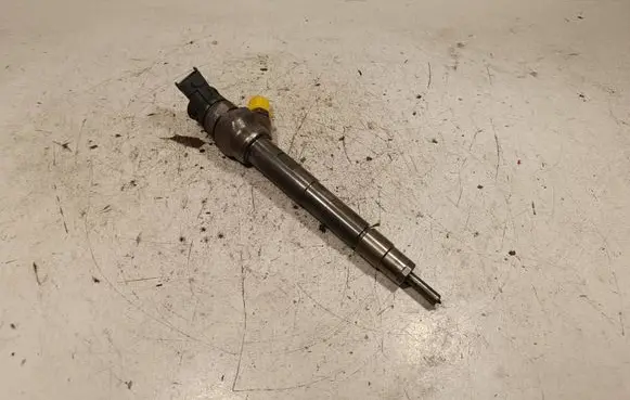 Jaguar XE Fuel injector G4D39K546CA
