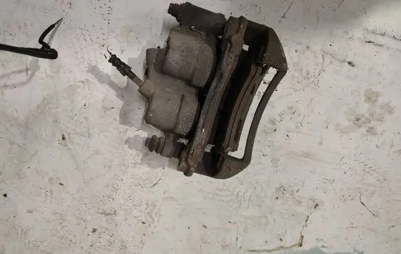 Mercedes-Benz Sprinter W901 W902 W903 W904 Rear brake caliper 