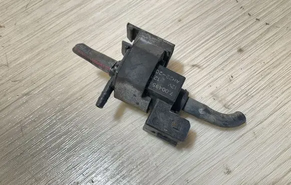 Land Rover Discovery 4 - LR4 Turbo solenoid valve AH22209054A