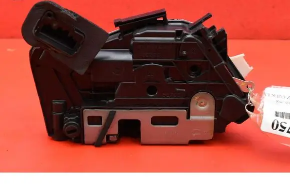 Skoda Superb B5 (3U) Rear door lock 6V0839015B