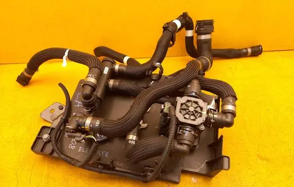 Peugeot 3008 III Electric auxiliary coolant/water pump 9845354280 9851965080