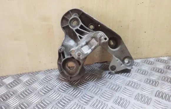 Audi A6 S6 C6 4F Engine mounting bracket 4F0199351E