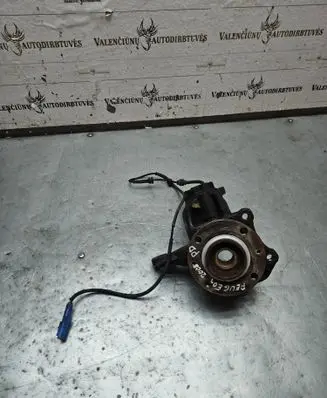 Peugeot 2008 I Front wheel hub