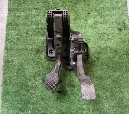Seat Ibiza IV (6J,6P) Accelerator throttle pedal 6Q1721503M 6R1721058