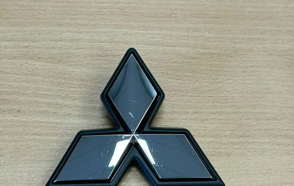 Mitsubishi ASX Manufacturer badge logo/emblem 7415A630