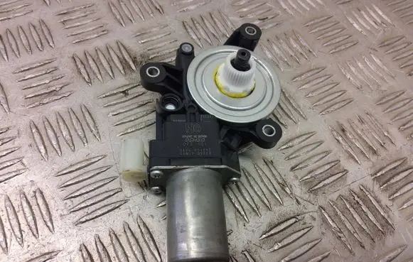 Suzuki SX4 S-Cross Rear door window regulator motor 8346061m00