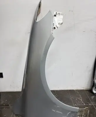 Volkswagen Touareg I Fender 
