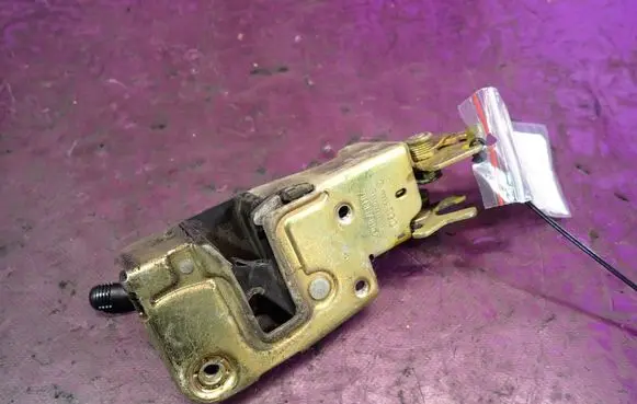 Volkswagen Transporter - Caravelle T4 Front door lock 