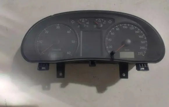 Volkswagen Polo VI Speedometer (instrument cluster) 6Q0920823E