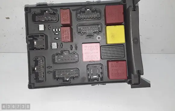 Renault Espace IV Fuse module 518837117