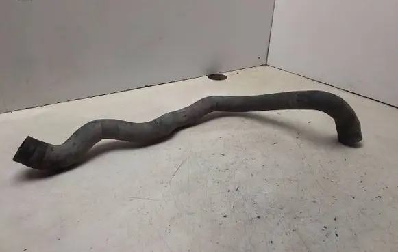 Volkswagen Touran I Engine coolant pipe/hose