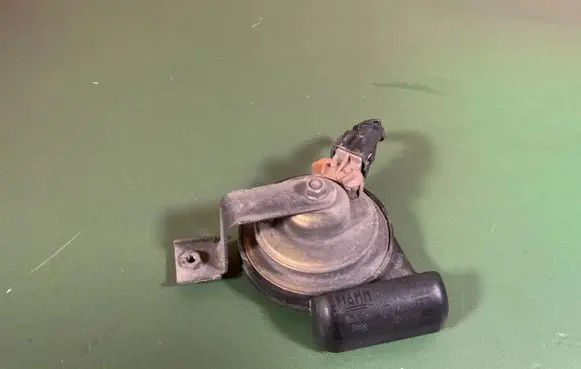 Volvo V70 Horn signal 49042 CH2138