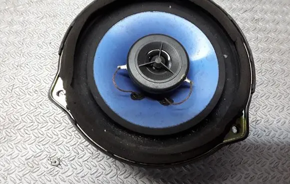 KIA Sorento Rear door speaker