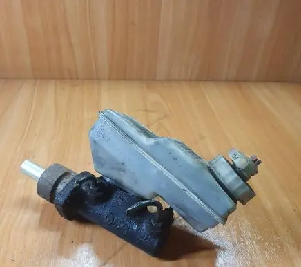 Volkswagen Transporter - Caravelle T4 Master brake cylinder 701611303E