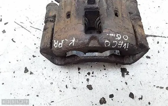 Iveco Daily 35.8 - 9 Front brake caliper