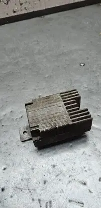 Mercedes-Benz E W212 Fan control module A0275457732 E5001002 500100