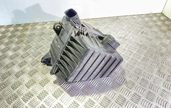 Volkswagen Fox Air filter box 5Z0129607A 5Z0129620 5Z0000183B