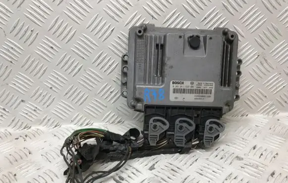 Renault Trafic II (X83) Engine control unit/module 8200051608 8200389519