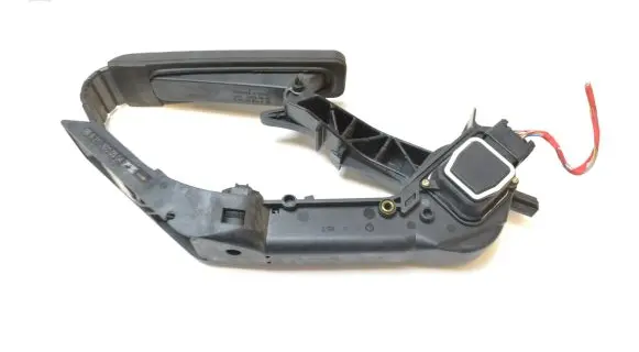 Mercedes-Benz CLS C219 Accelerator throttle pedal A2113000504