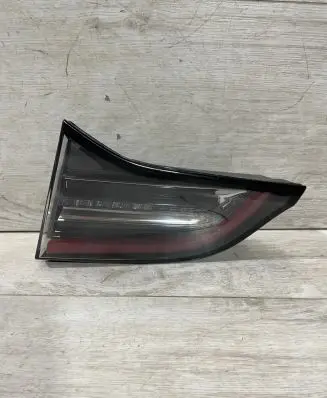 Tesla Model 3 Tailgate rear/tail lights 1077402 10774404