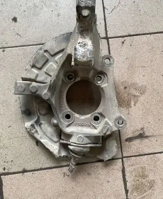 Volvo S60 Front wheel hub spindle knuckle