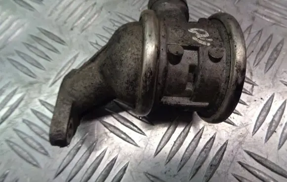 BMW 3 E46 EGR valve 72823800