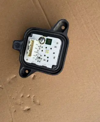 Peugeot 3008 II Xenon control unit/module 90093983
