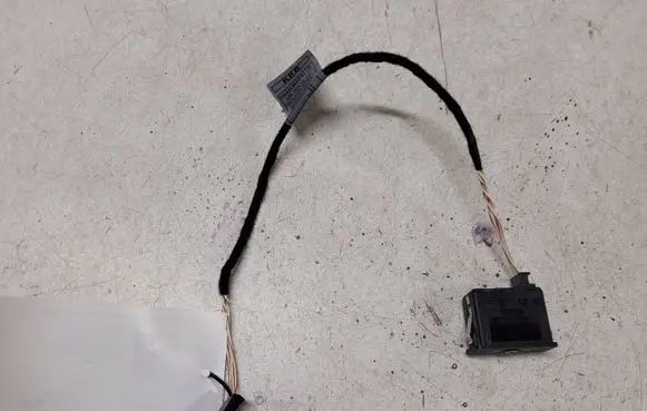 BMW 3 E90 E91 AUX in-socket connector 13318810 9172021 9219248